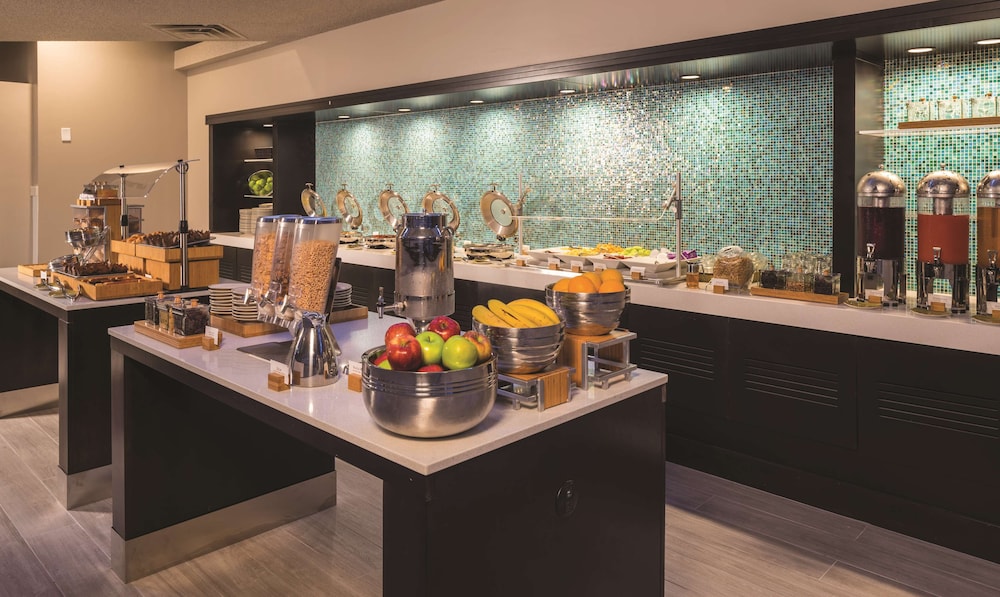 DoubleTree by Hilton Hotel Austin Northwest Arboretum - photo 23