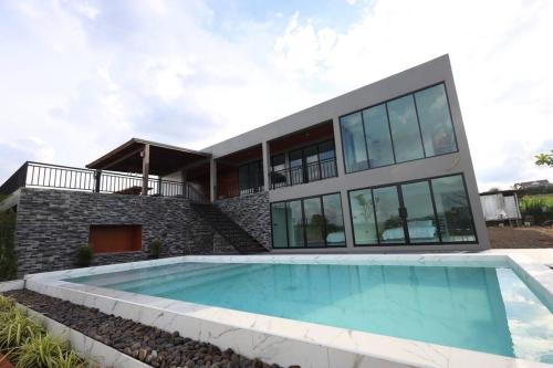 Million Stars Poolvilla — 4-Star Luxury Hotel in Wang Nam Khiao, Thailand