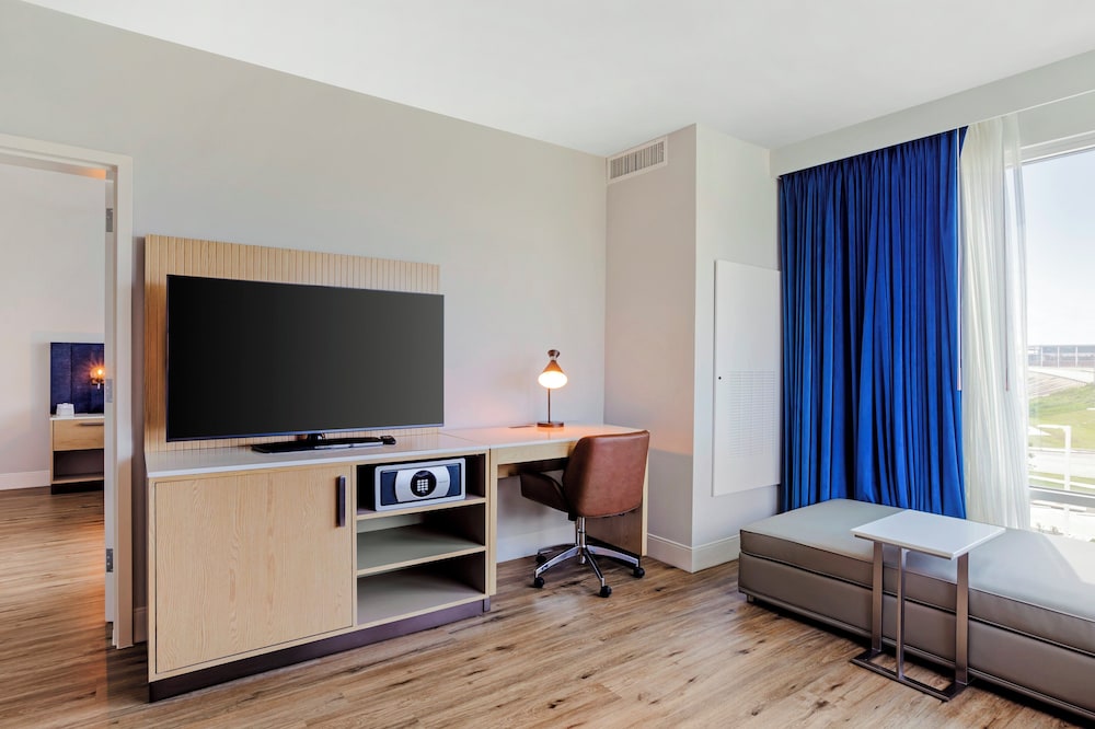 EVEN Hotel Waco University Area by IHG - photo 17