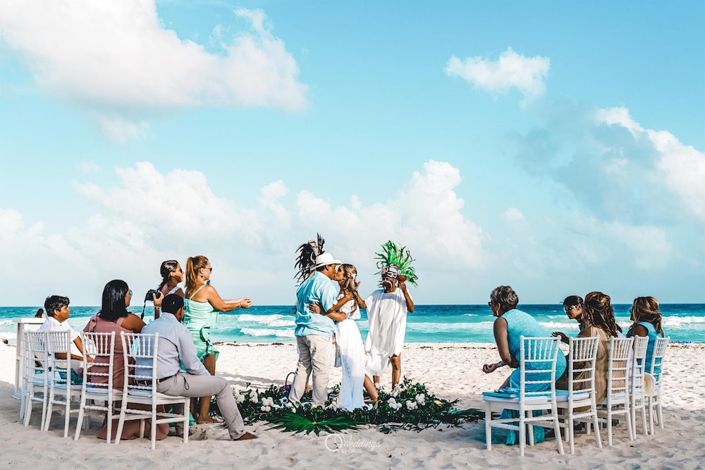 The Grand Oasis Cancun All Inclusive