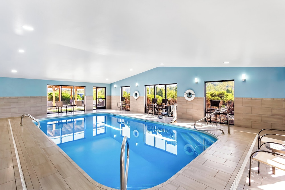 Holiday Inn Express Suites Charleston by IHG - photo 46