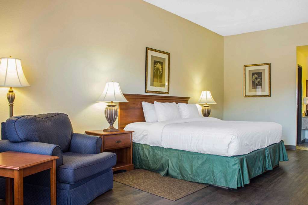 Quality Inn Benson I 10 Exit 304 - photo 11