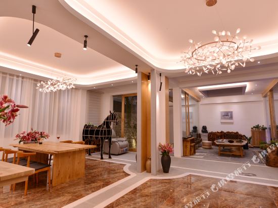 Zifeiyu Homestay — 4-Star Luxury Hotel in Dali, People's Republic of China