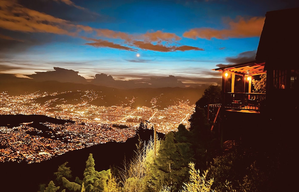 Skyline Ecoliving - last minute hotel in Medellin