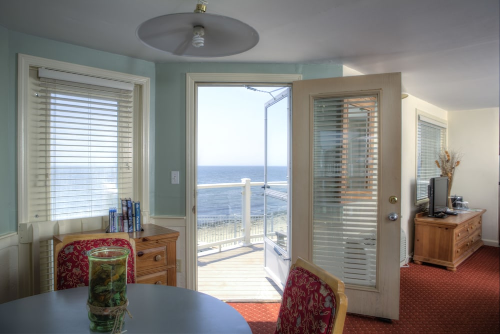 The Corsair & Cross Rip Oceanfront Resort - photo 21