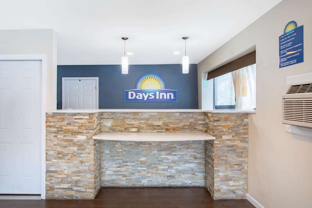 Days Inn by Wyndham Elmsford White Plains - photo 3