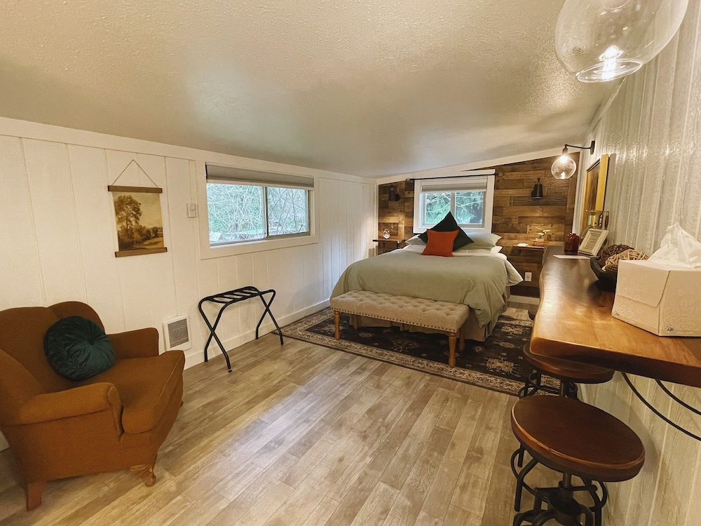 Emerald Valley Inn - photo 23