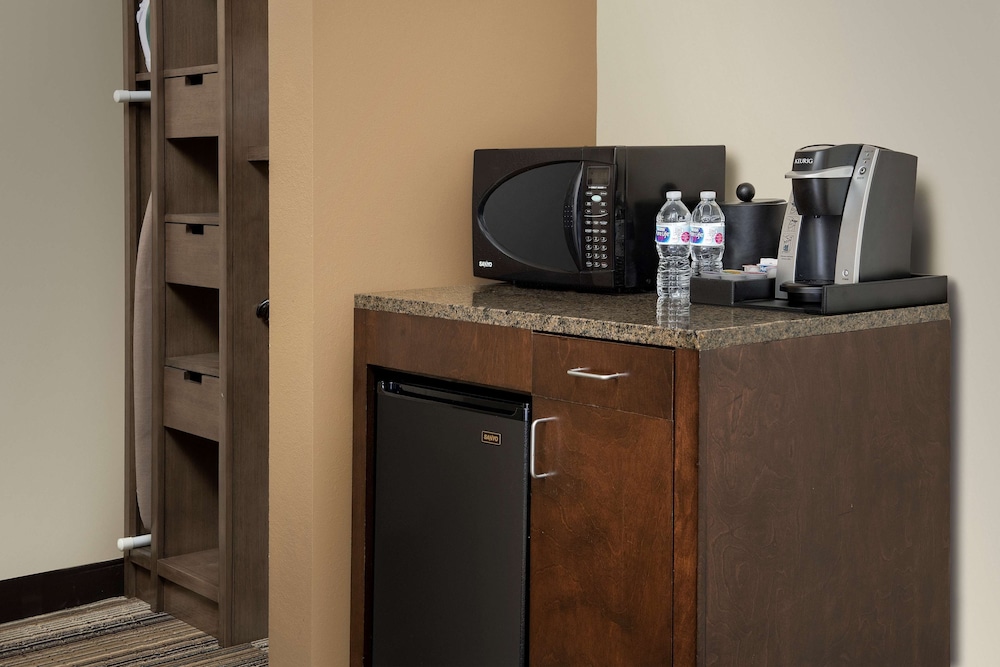 Hilton Garden Inn Charlotte Mooresville - photo 8