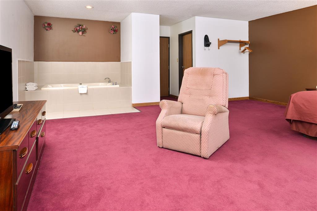 Americas Best Value Inn Beardstown - photo 6