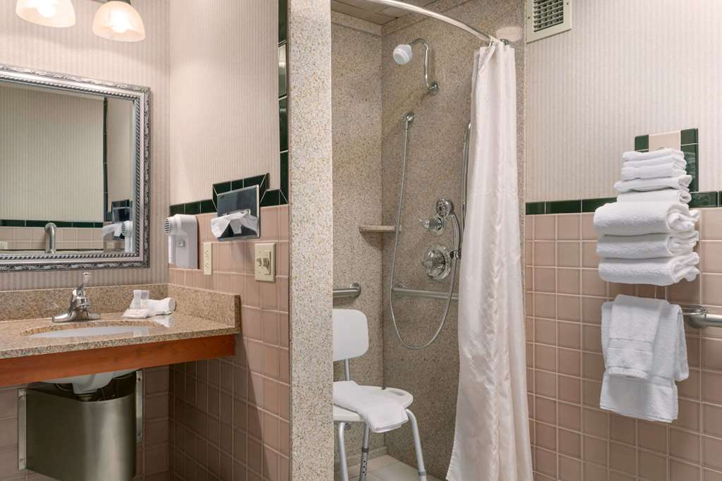 Ramada by Wyndham Bismarck - photo 16
