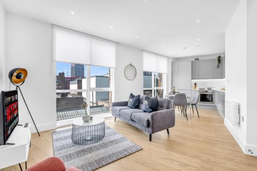 Pluxa Nero Deluxe City Bliss 2Bath Walk to Transit — 4-Star Luxury Hotel in Birmingham, United Kingdom