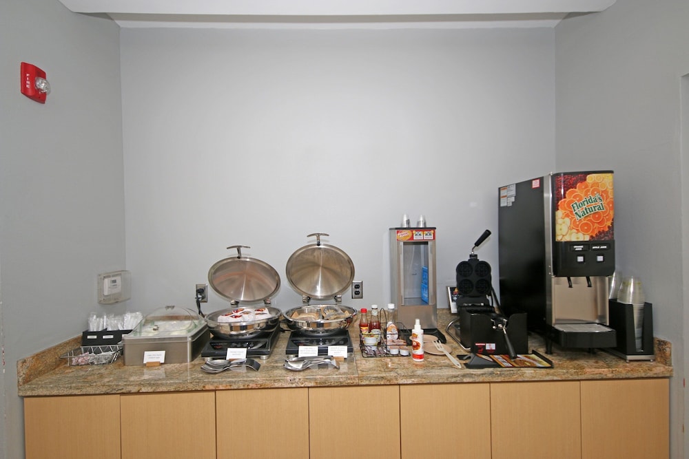 Towneplace Suites by Marriott Aiken Whiskey Road - photo 36