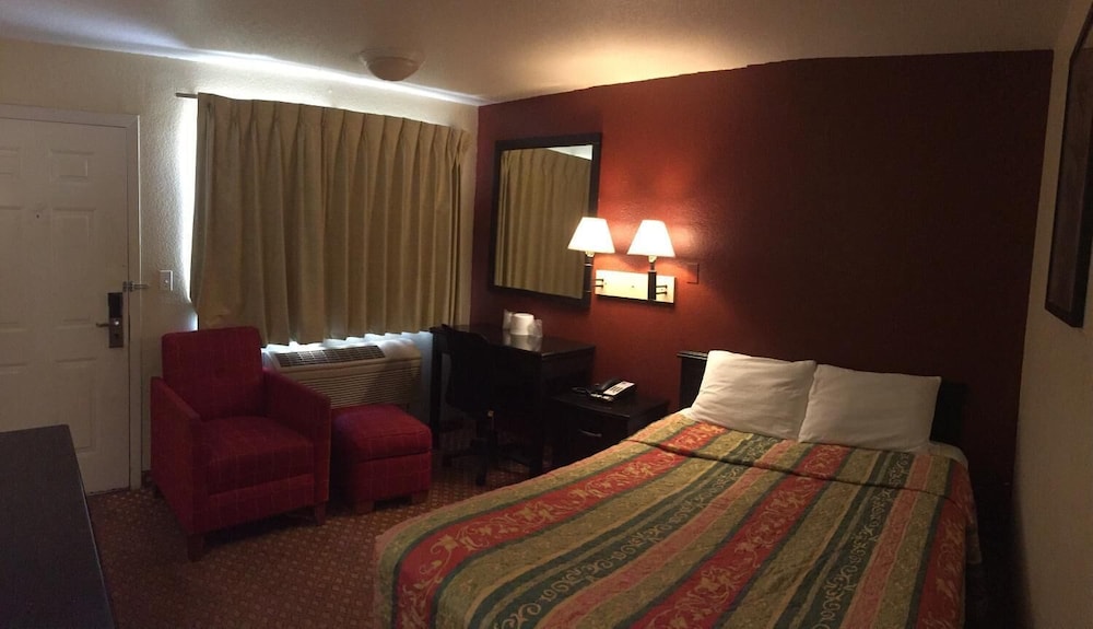 Hilltop Inn & Suites - photo 18