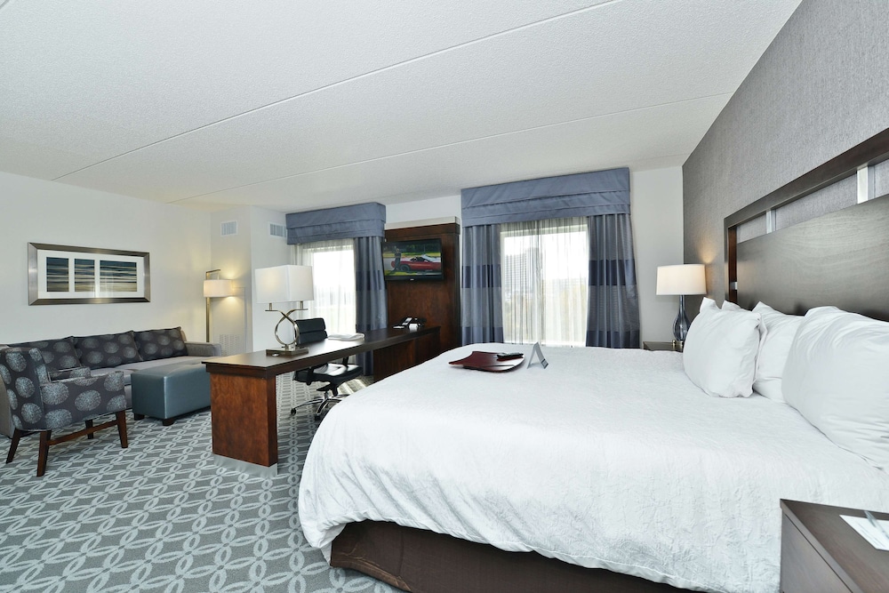 Hampton Inn & Suites Greensboro Coliseum Area - photo 14