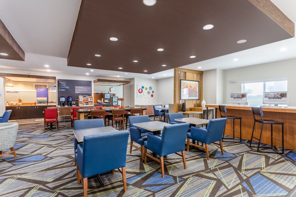 Holiday Inn Express Hotel & Suites Albert Lea I 35 by IHG - photo 38