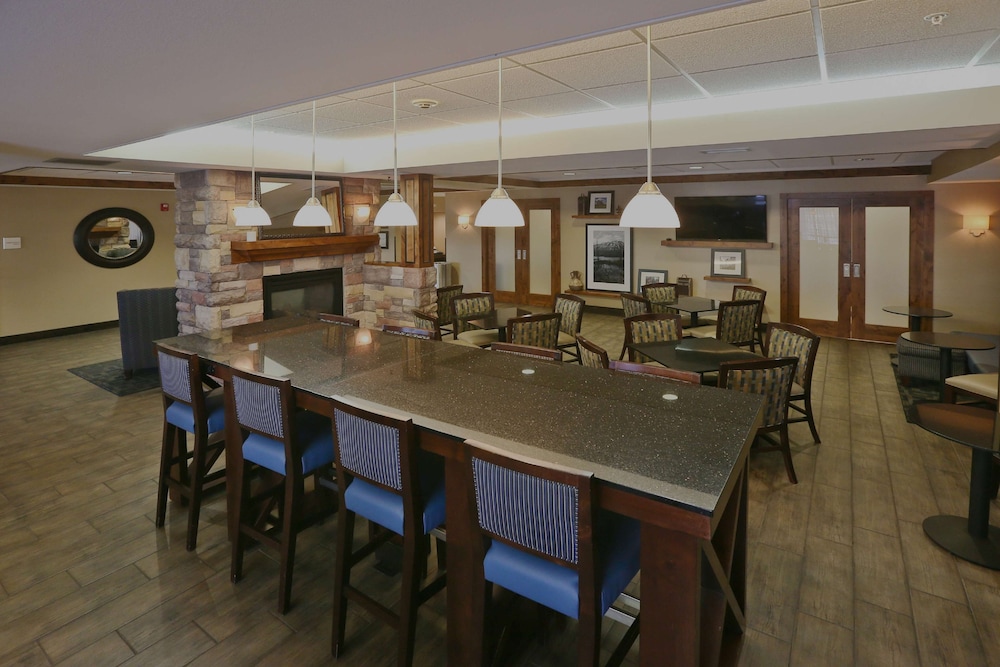 Hampton Inn Billings - photo 23