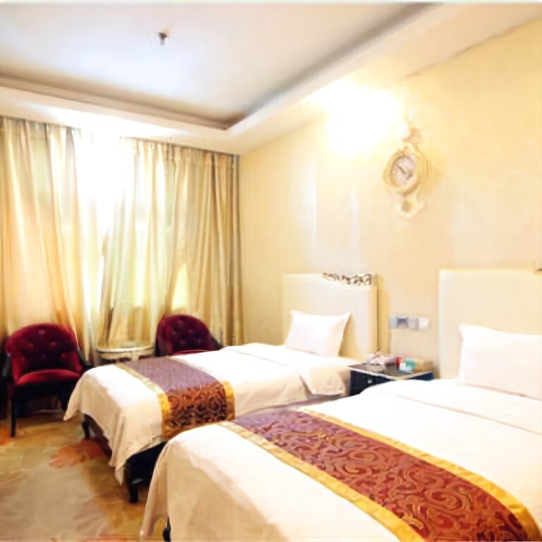 Seine River Spring Hotel — hotel in Xinxiang