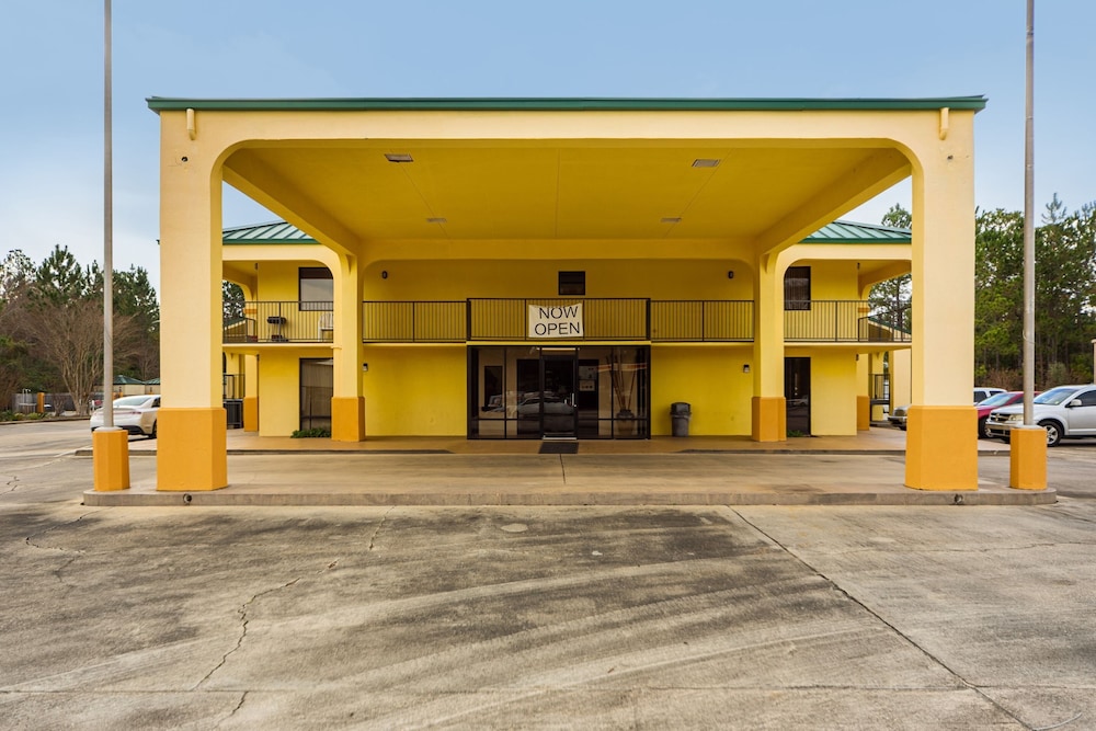Days Inn by Wyndham Atmore - photo 45