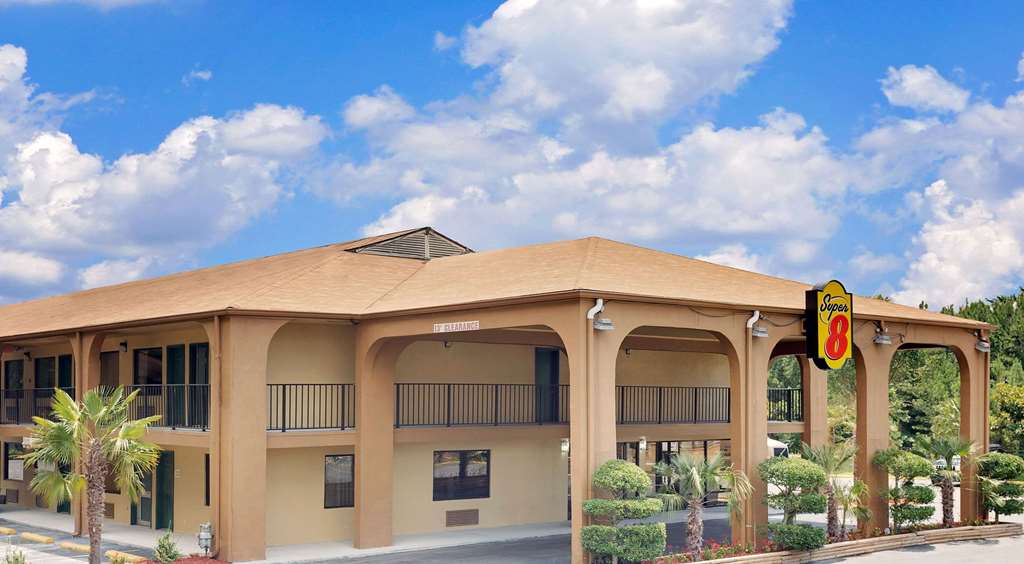 Super 8 by Wyndham Cartersville — hotel in Cartersville