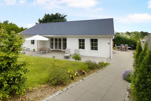 New And Cozy House By The Beach And Forest in Hornbaek, Denmark