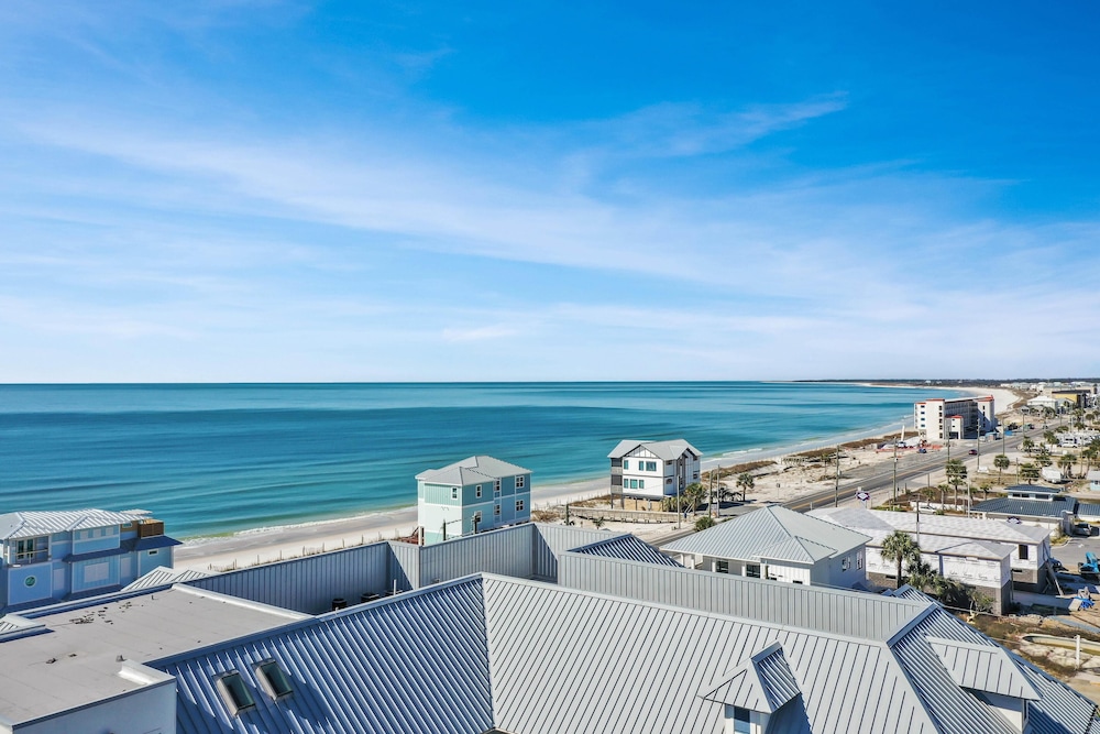 Club at Mexico Beach 2E by Pristine Properties Vacation Rentals — 4-Star Luxury Hotel in Mexico Beach, United States