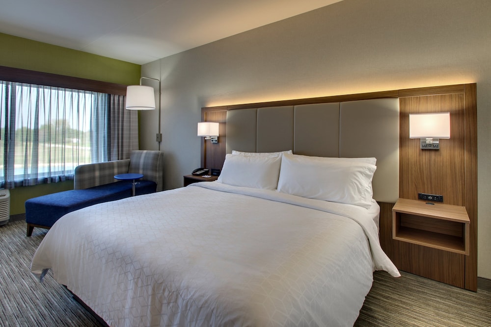 Holiday Inn Express & Suites Troy by IHG - photo 12