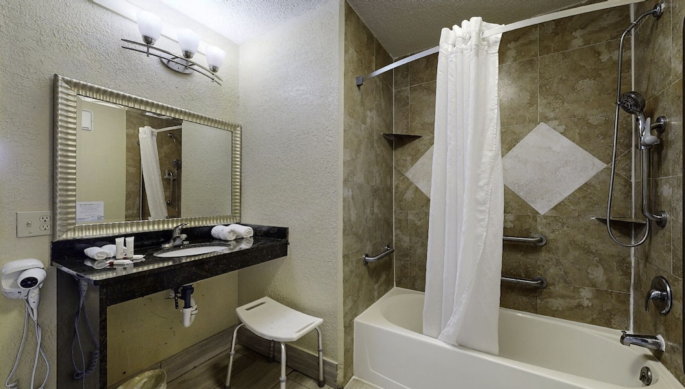 Days Inn by Wyndham Orlando Downtown - photo 33