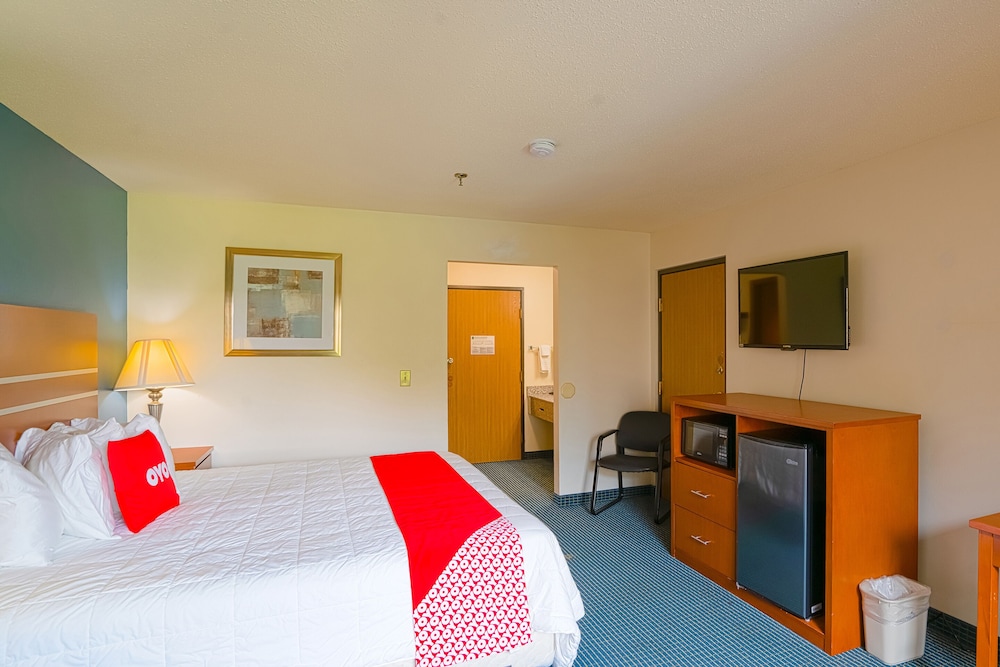 OYO Hotel Redwood Falls near Jackpot Casino - photo 25