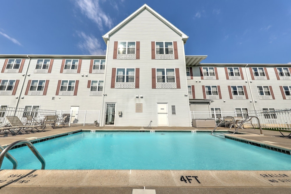 Lancaster Inn and Suites - photo 27