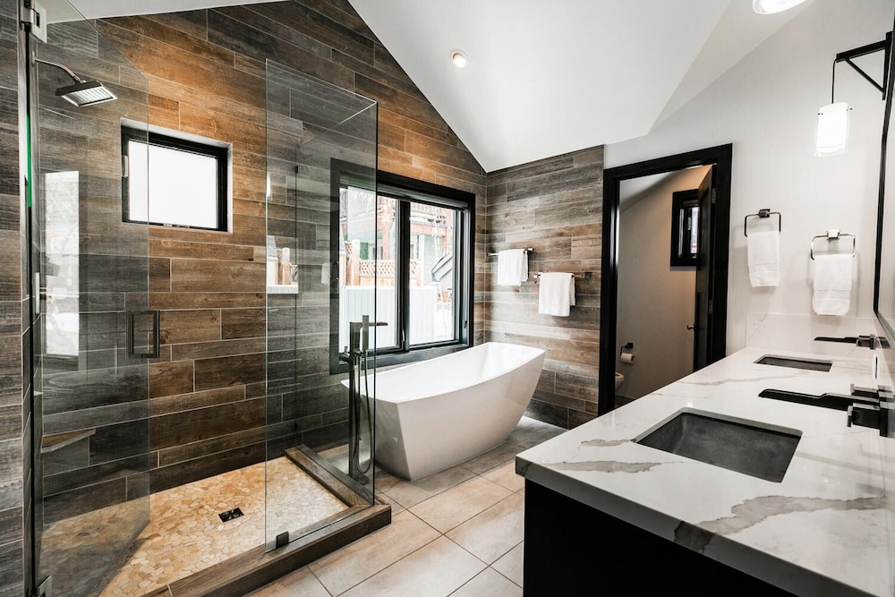 Pinetree by Avantstay Modern Park City Getaway w Patio & Balcony - photo 18