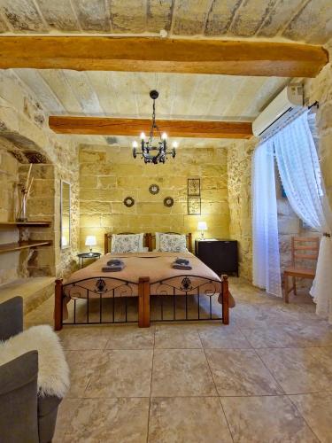 Id Dar Ta Censu in Qala, Malta