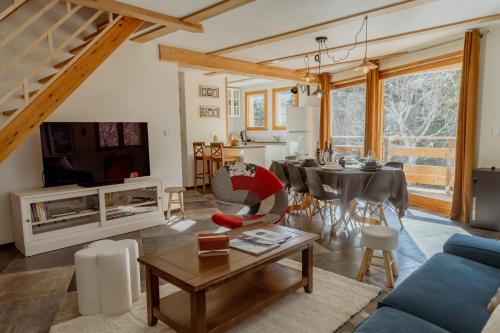 Hébergement 4 étoiles Accès Pied des Pistes en Navette Gratuite — hotel in Saint-Chaffrey