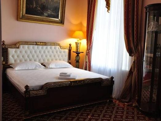 Queen Valery - carbon neutral hotel in Odessa
