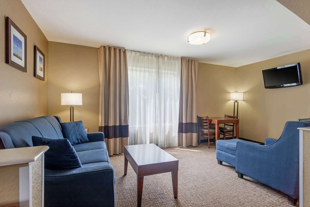 Comfort Inn & Suites Pittsburg KS - photo 34