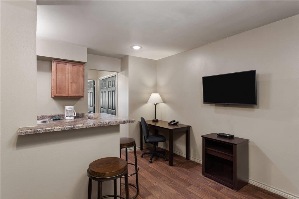 Eagle's Den Suites Big Spring a Travelodge by Wyndham - photo 22
