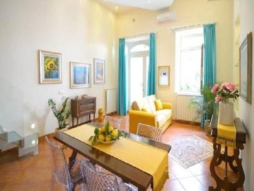 Luxury Apartment Federica N 1 Centro Storico di Taormina — 4-Star Luxury Hotel in Taormina, Italy