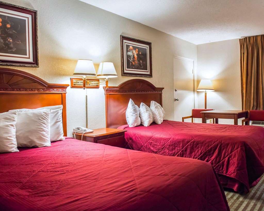 Econo Lodge Panama City St. Andrews - photo 20