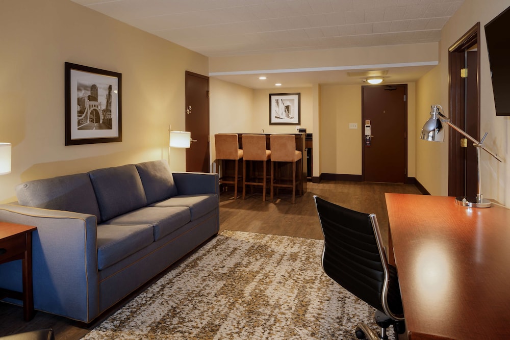 DoubleTree by Hilton Pittsburgh Cranberry - photo 34