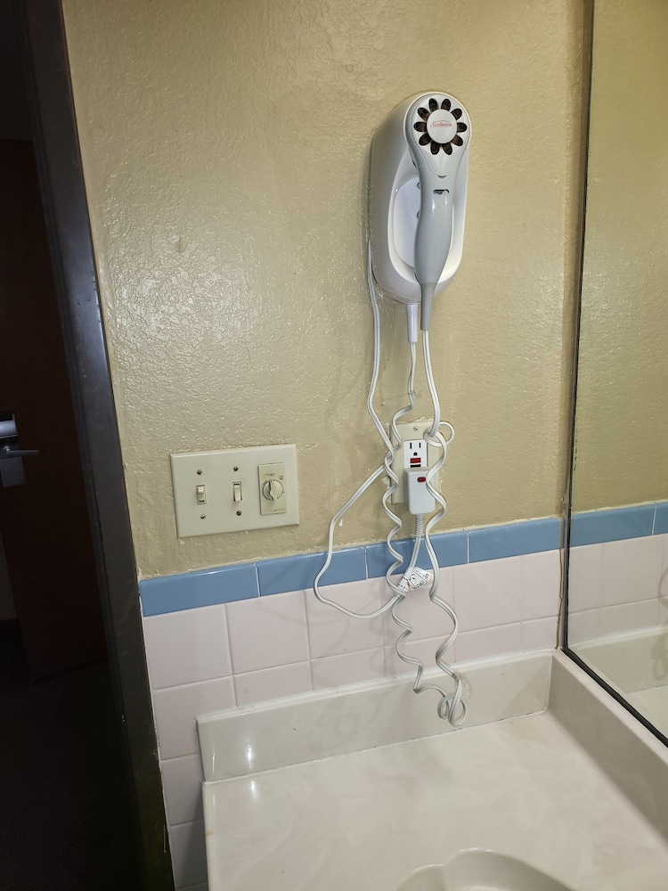 Americas Best Value Inn Pharr - photo 32