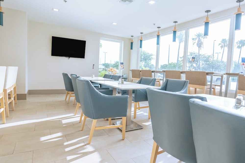 Holiday Inn Express Hotels & Suites Cocoa Beach by IHG - photo 29