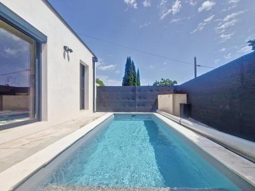 2 Maisons 2 Piscines Idéal Groupes & Familles in Saint-Maximin-La-Sainte-Baume, France