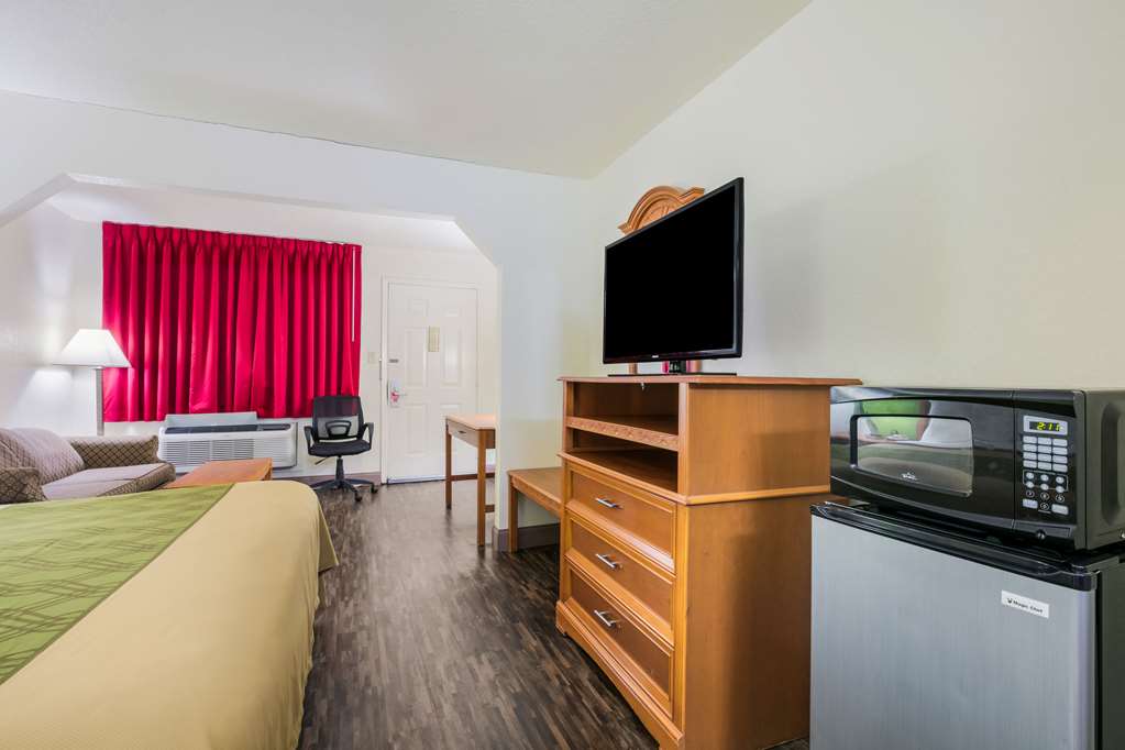 Econo Lodge & Suites Brinkley - photo 27