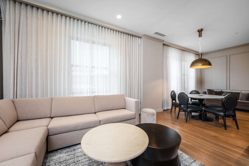Hotel Fort Des Moines Curio Collection by Hilton - photo 43