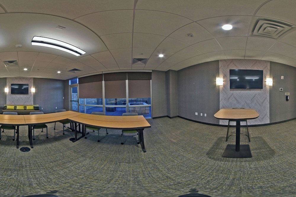 SpringHill Suites by Marriott St. Paul Arden Hills - photo 39