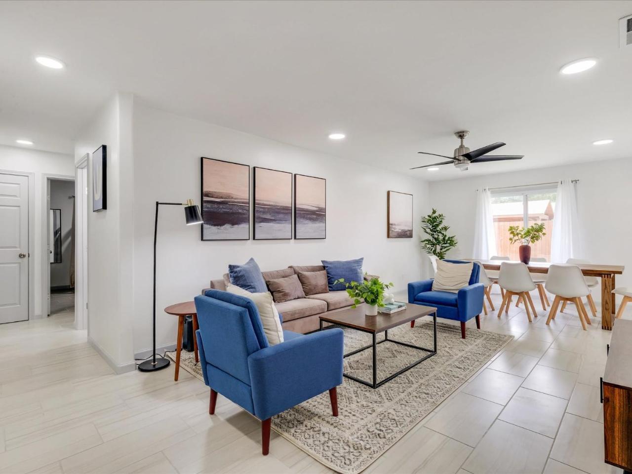 Best of Irving Yard Firepit Free Parking in Irving, United States