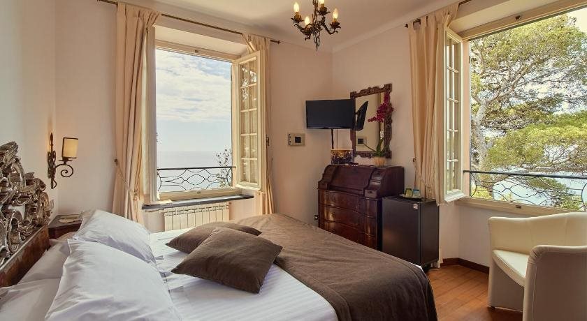 Hotel punta Est in Finale Ligure, Italy