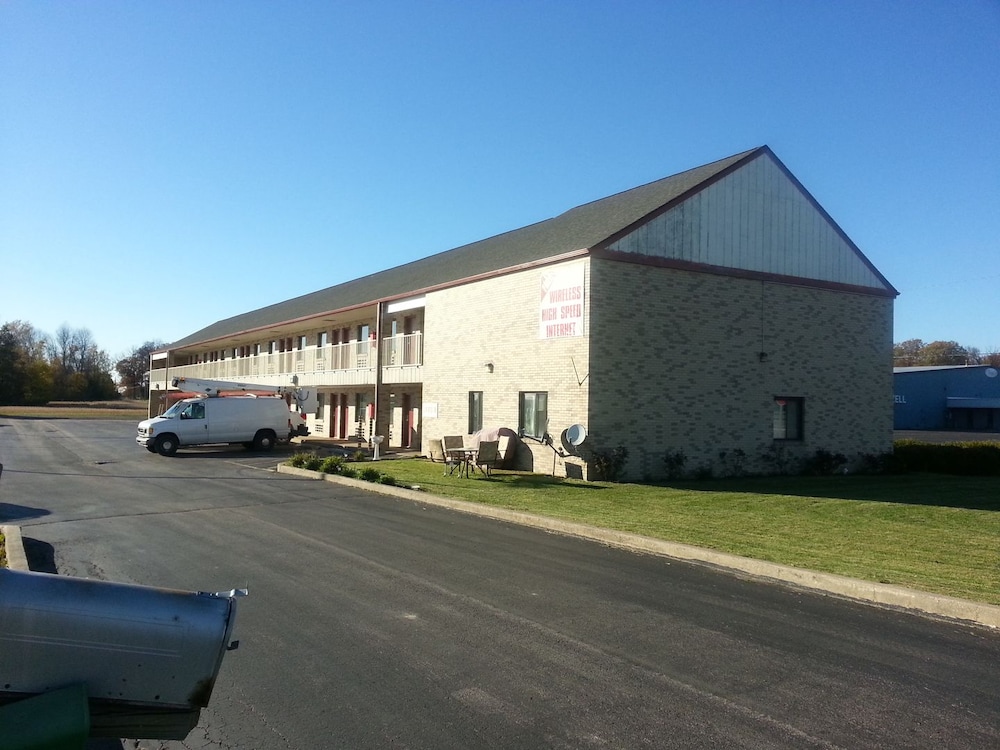 Hoosier Inn - photo 2
