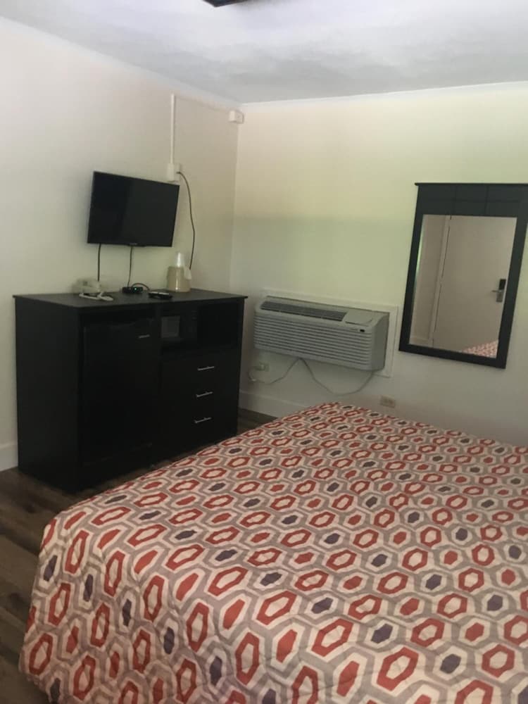 Woodlawn Hills Motel - photo 10