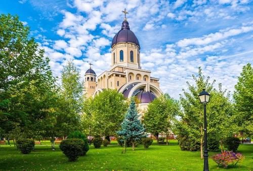 Ultracentral Parcul Catedralei apartament 2 camere — 4-Star Luxury Hotel in Bacau, Romania