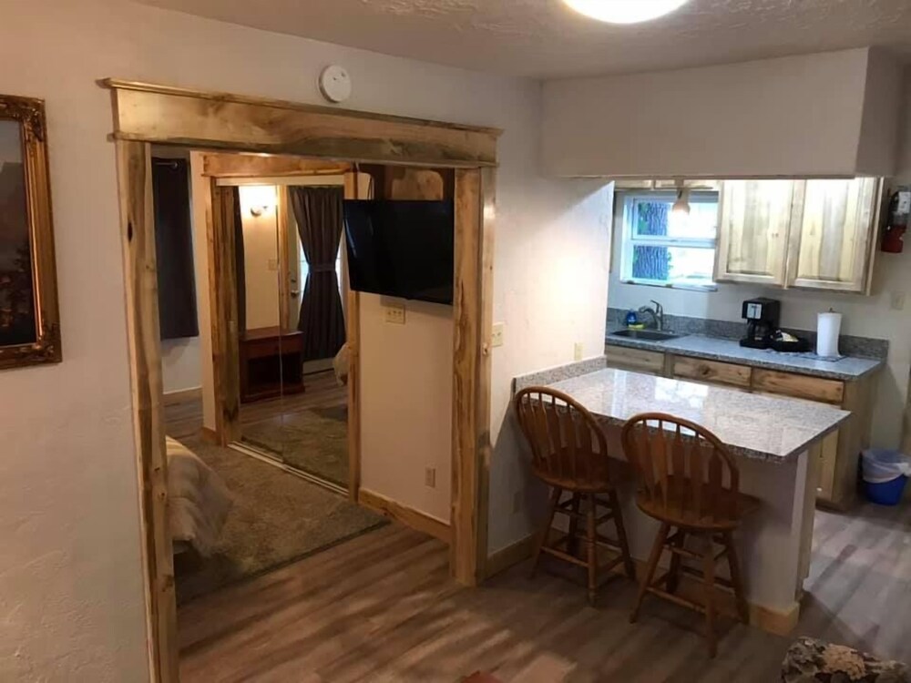 The Manor Motel - photo 44